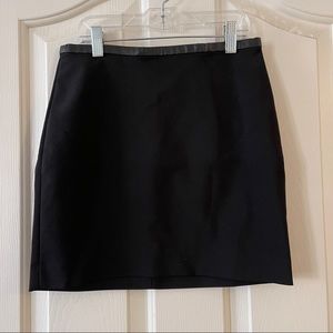 H and m black skirt with zipper back